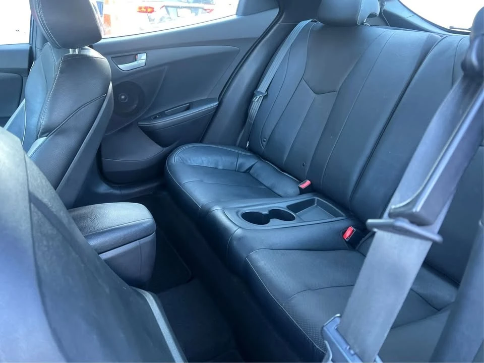 2015 Hyundai Veloster - Image 10 of 15