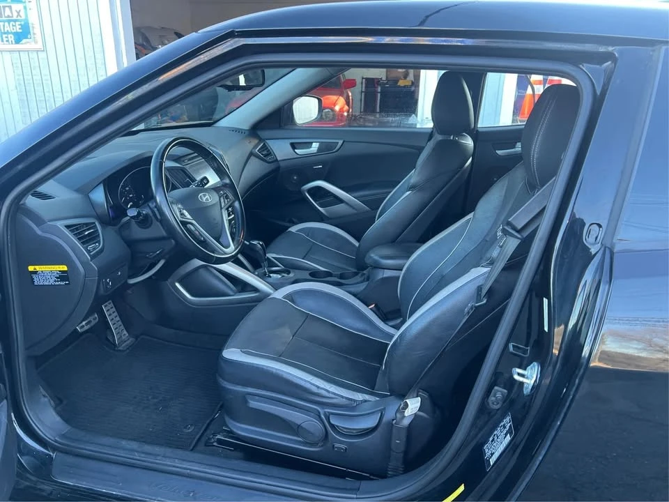 2015 Hyundai Veloster - Image 9 of 15