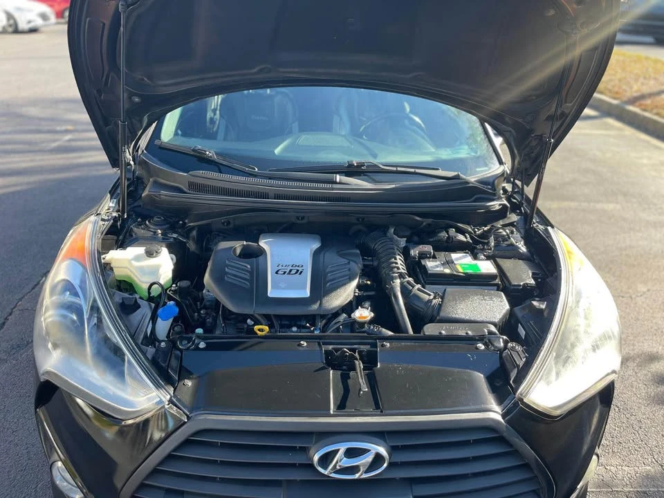 2015 Hyundai Veloster - Image 9 of 10