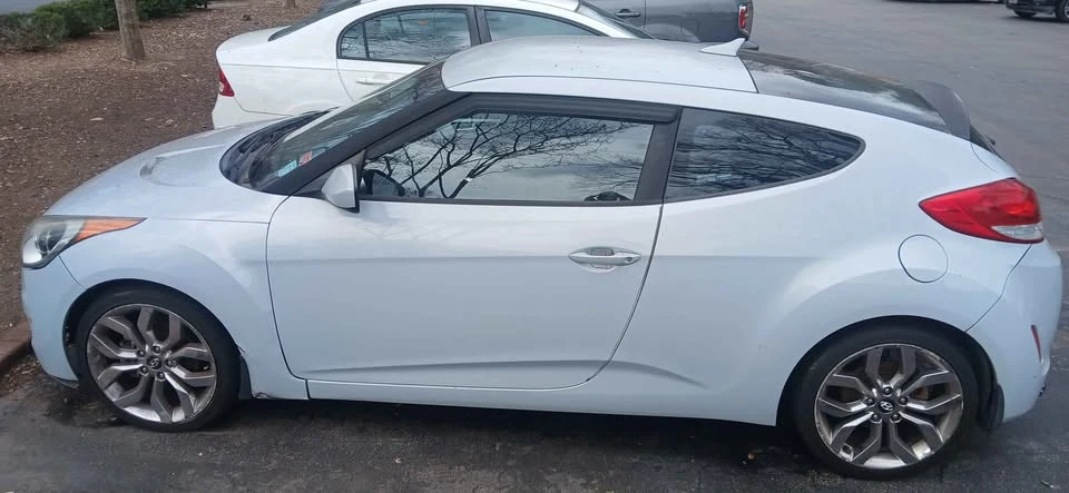 2015 Hyundai Veloster - Image 3 of 8