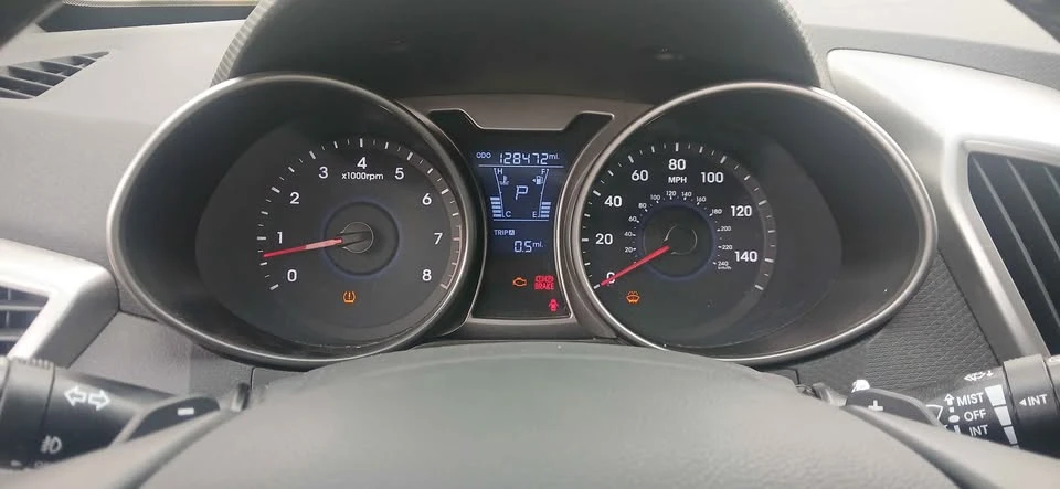 2015 Hyundai Veloster - Image 4 of 8