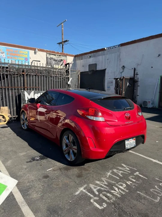 2015 Hyundai Veloster - Image 3 of 11