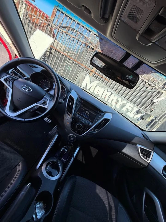 2015 Hyundai Veloster - Image 7 of 11