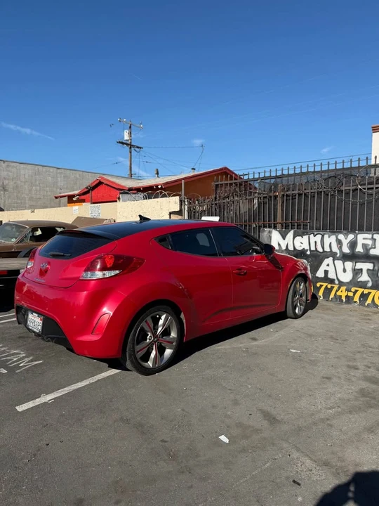 2015 Hyundai Veloster - Image 2 of 11