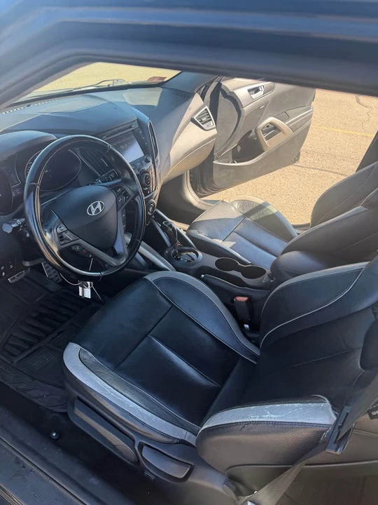 2015 Hyundai Veloster - Image 4 of 7