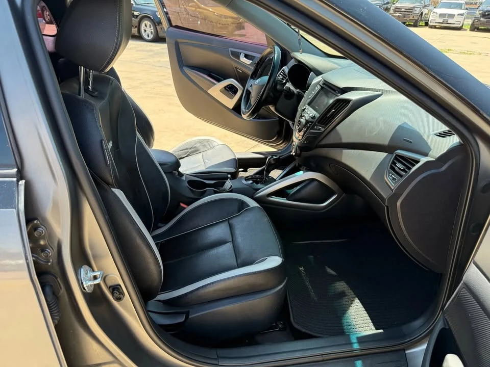 2015 Hyundai Veloster - Image 6 of 15