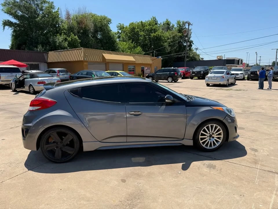 2015 Hyundai Veloster - Image 2 of 15