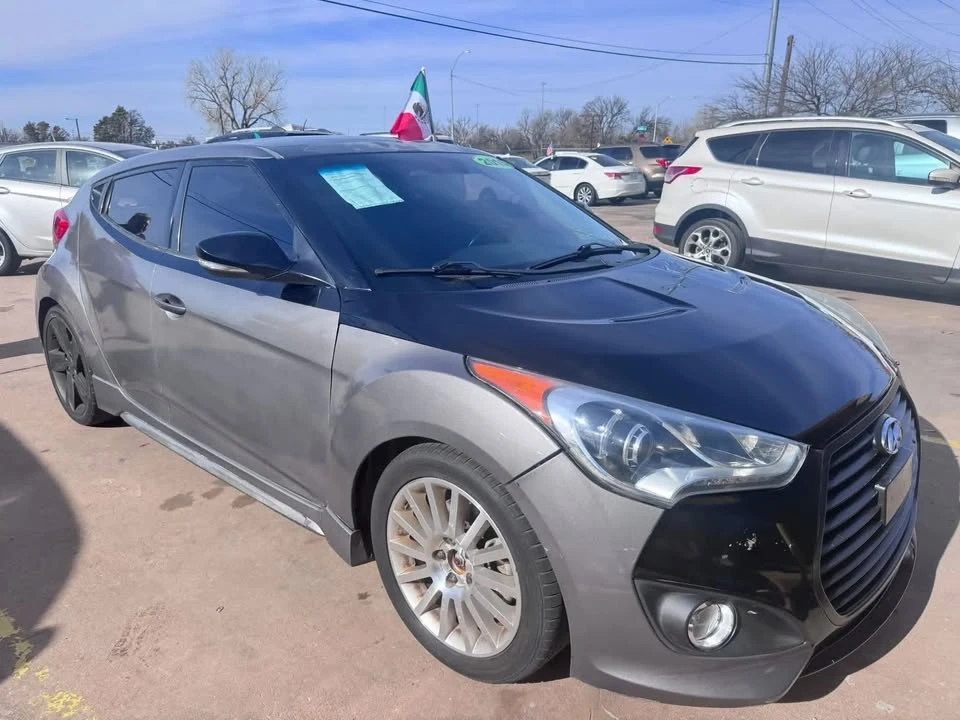 2015 Hyundai Veloster - Image 14 of 15