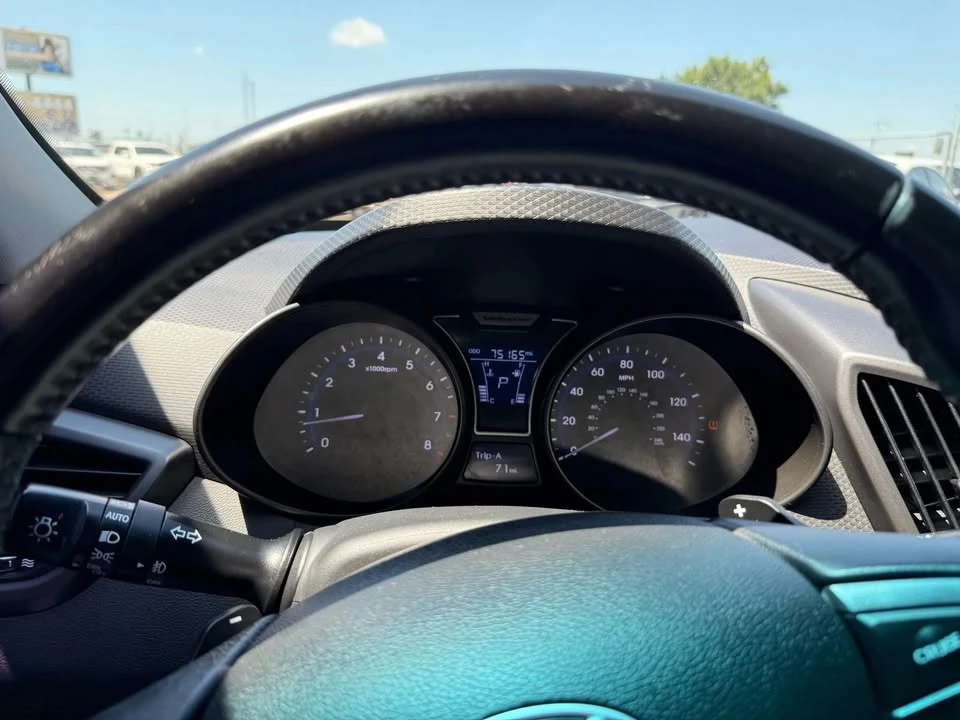 2015 Hyundai Veloster - Image 11 of 15