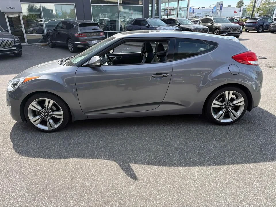 2015 Hyundai Veloster - Image 2 of 8