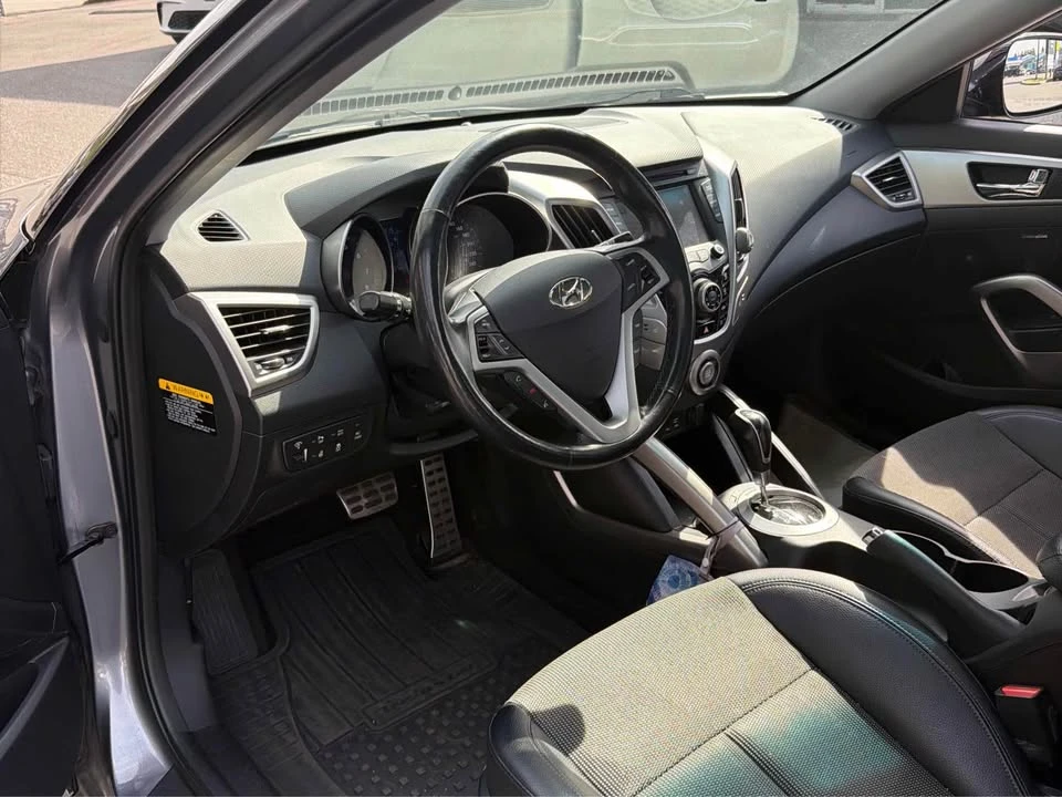 2015 Hyundai Veloster - Image 4 of 8