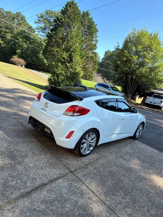 2015 Hyundai Veloster - Image 2 of 7