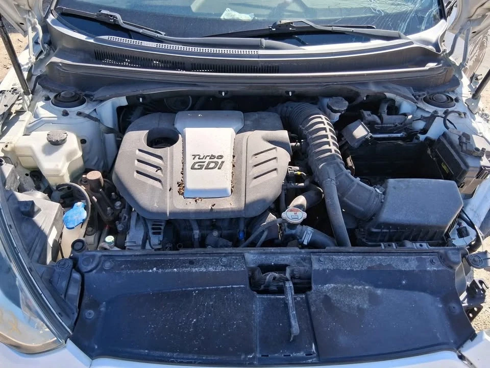 2015 Hyundai Veloster - Image 4 of 9