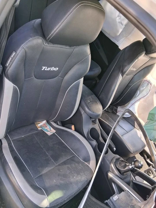 2015 Hyundai Veloster - Image 6 of 9