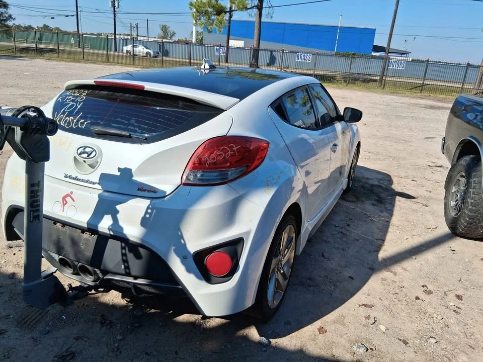 2015 Hyundai Veloster - Image 9 of 9