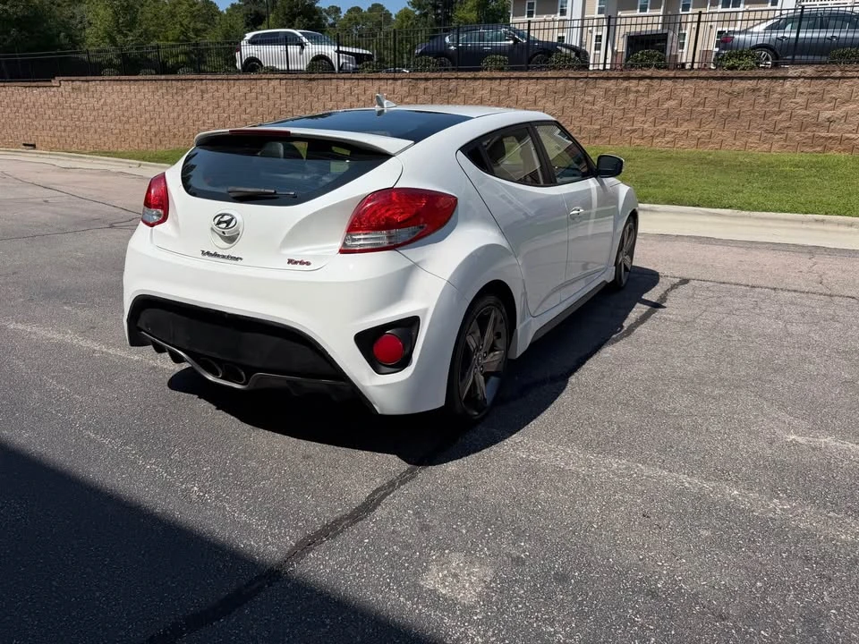 2015 Hyundai Veloster - Image 9 of 13