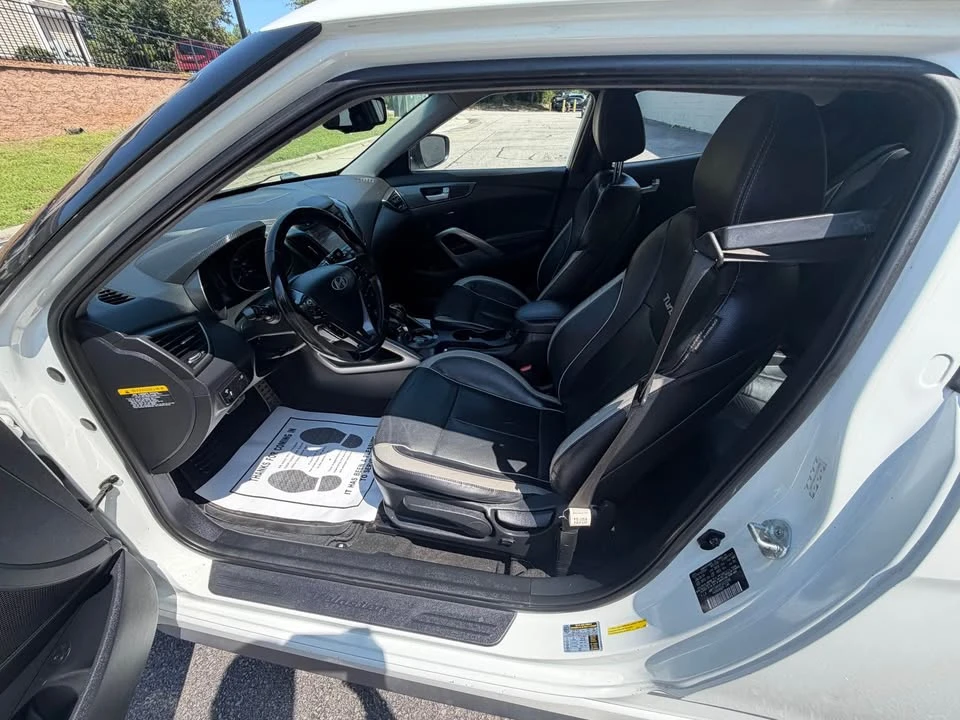 2015 Hyundai Veloster - Image 8 of 13
