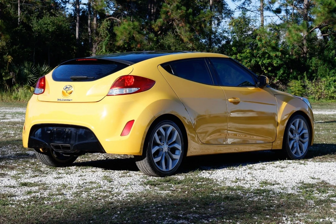 2015 Hyundai Veloster - Image 11 of 12