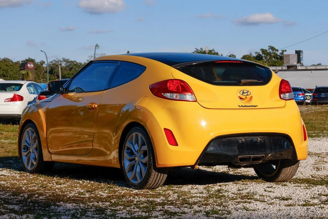 2015 Hyundai Veloster - Image 5 of 12