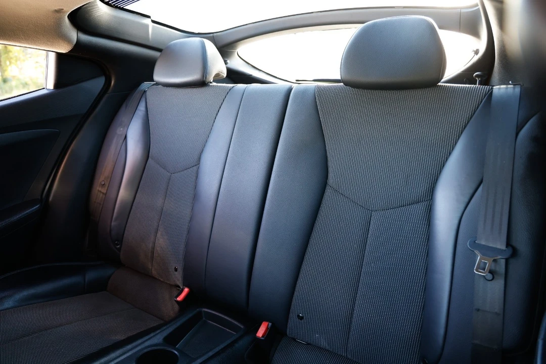 2015 Hyundai Veloster - Image 8 of 12