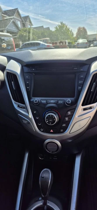 2015 Hyundai Veloster - Image 5 of 16