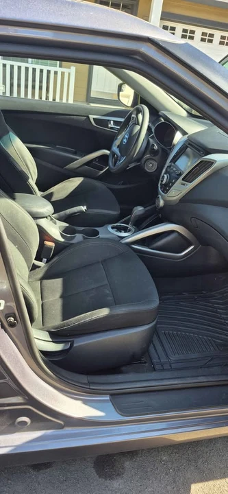 2015 Hyundai Veloster - Image 7 of 16