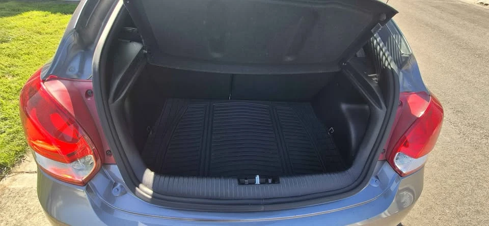 2015 Hyundai Veloster - Image 11 of 16