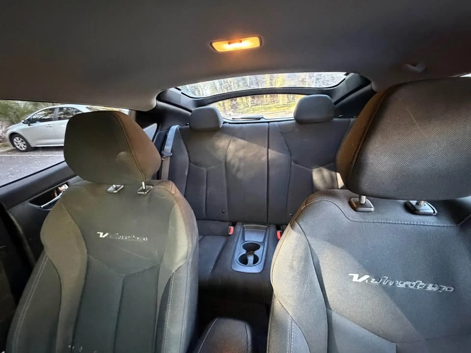 2015 Hyundai Veloster - Image 9 of 10