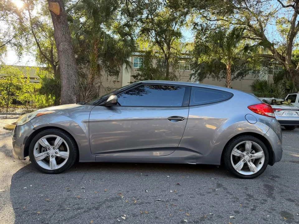 2015 Hyundai Veloster - Image 5 of 10