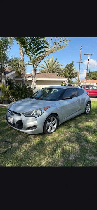 2015 Hyundai Veloster - Image 2 of 5