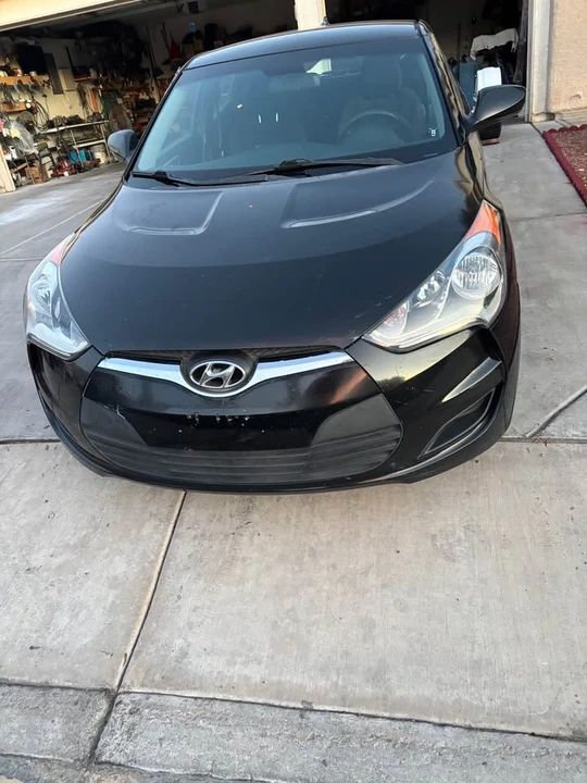 2015 Hyundai Veloster - Image 2 of 4