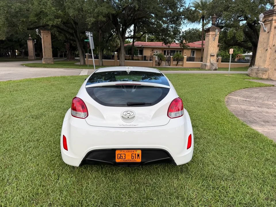2015 Hyundai Veloster - Image 15 of 18