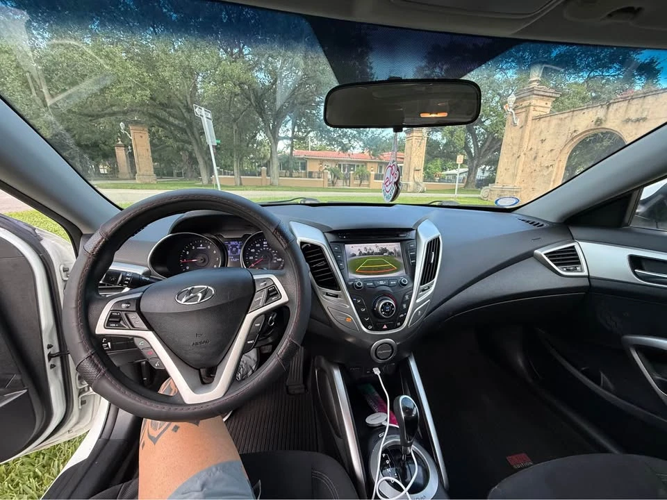 2015 Hyundai Veloster - Image 4 of 18