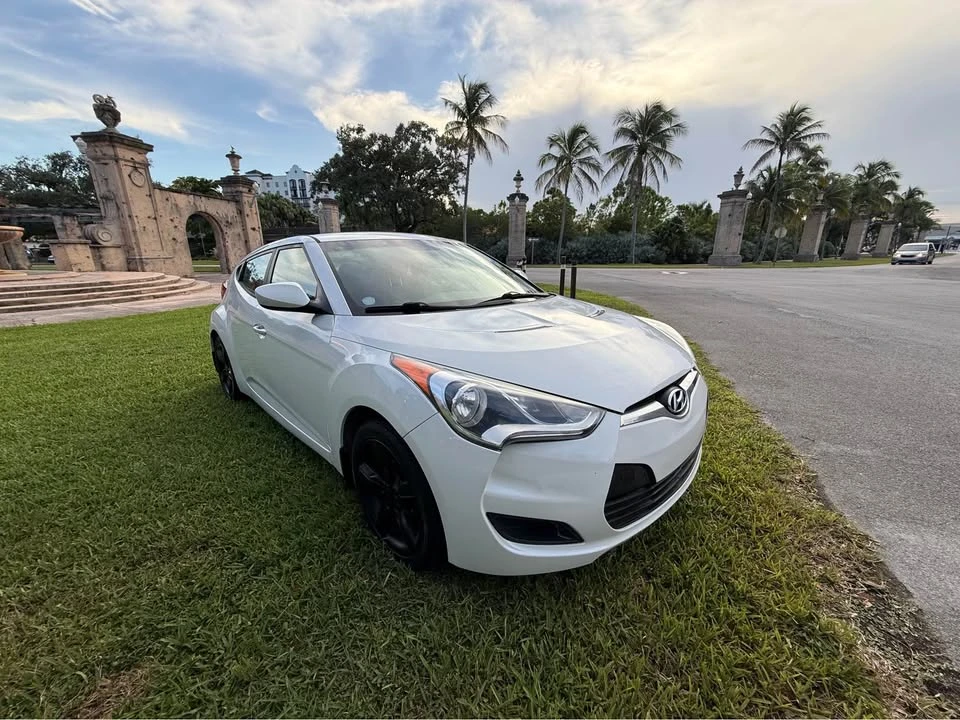 2015 Hyundai Veloster - Image 3 of 18