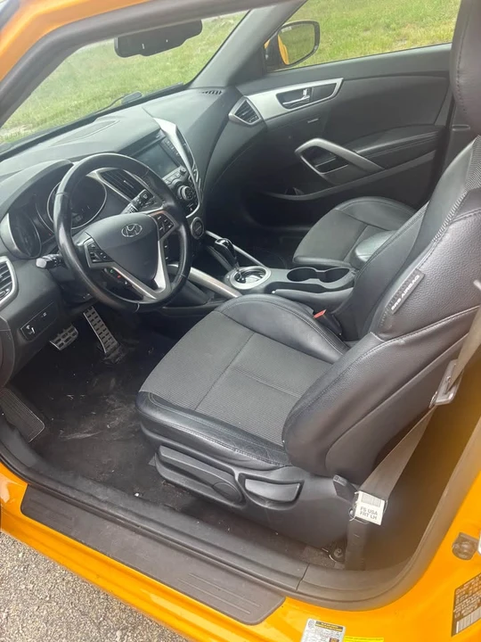 2015 Hyundai Veloster - Image 9 of 15