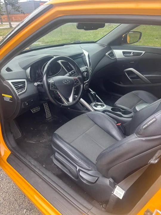 2015 Hyundai Veloster - Image 10 of 15