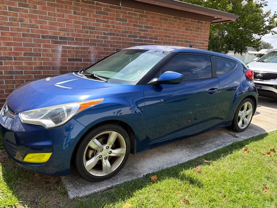 2015 Hyundai Veloster - Image 2 of 8