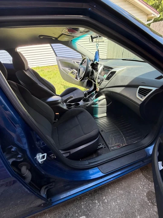 2015 Hyundai Veloster - Image 6 of 8