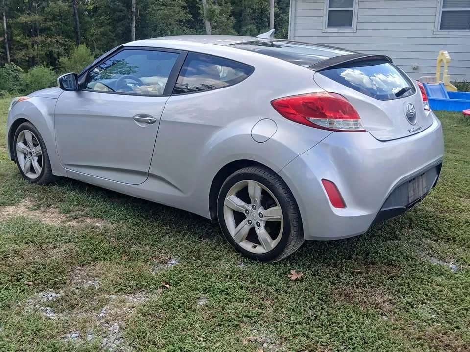 2015 Hyundai Veloster - Image 5 of 9