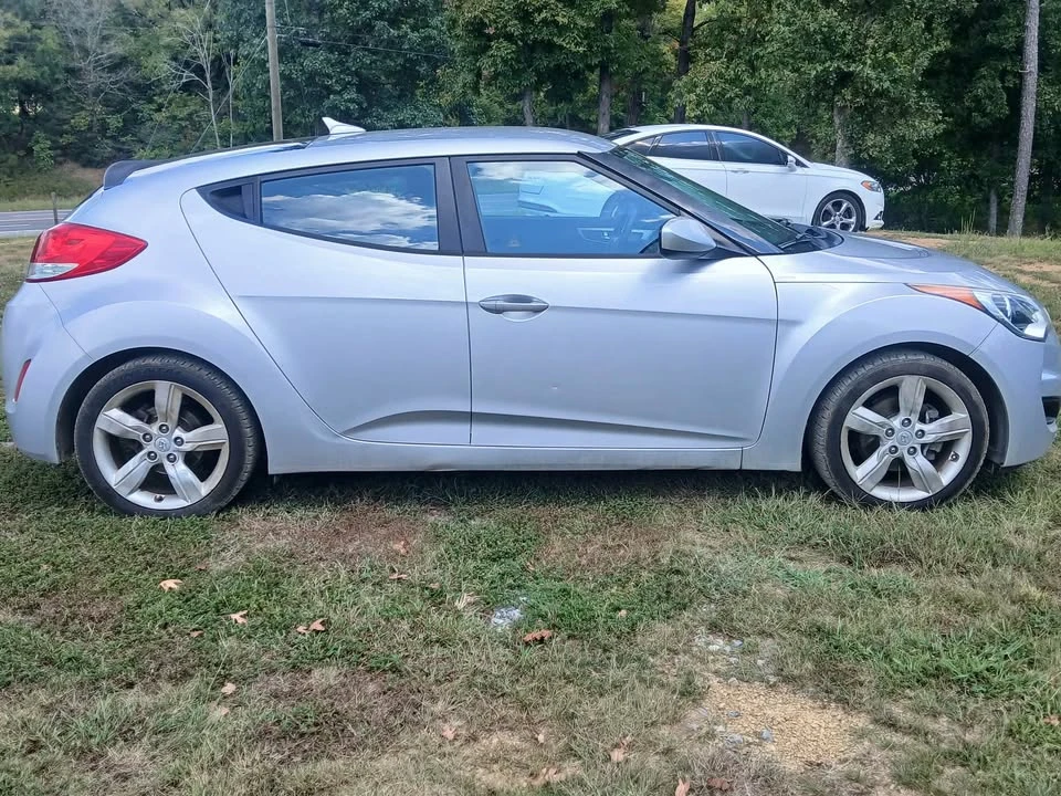 2015 Hyundai Veloster - Image 4 of 9