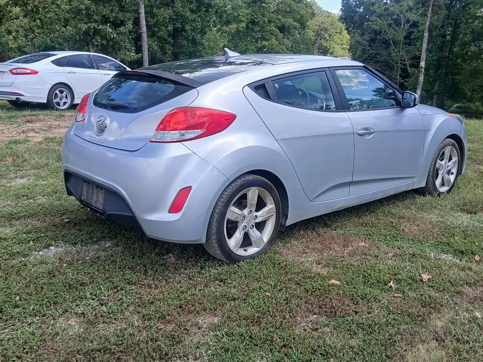 2015 Hyundai Veloster - Image 7 of 9