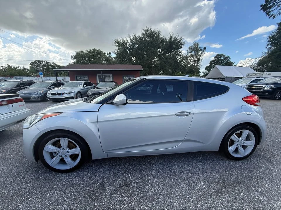 2015 Hyundai Veloster - Image 9 of 20