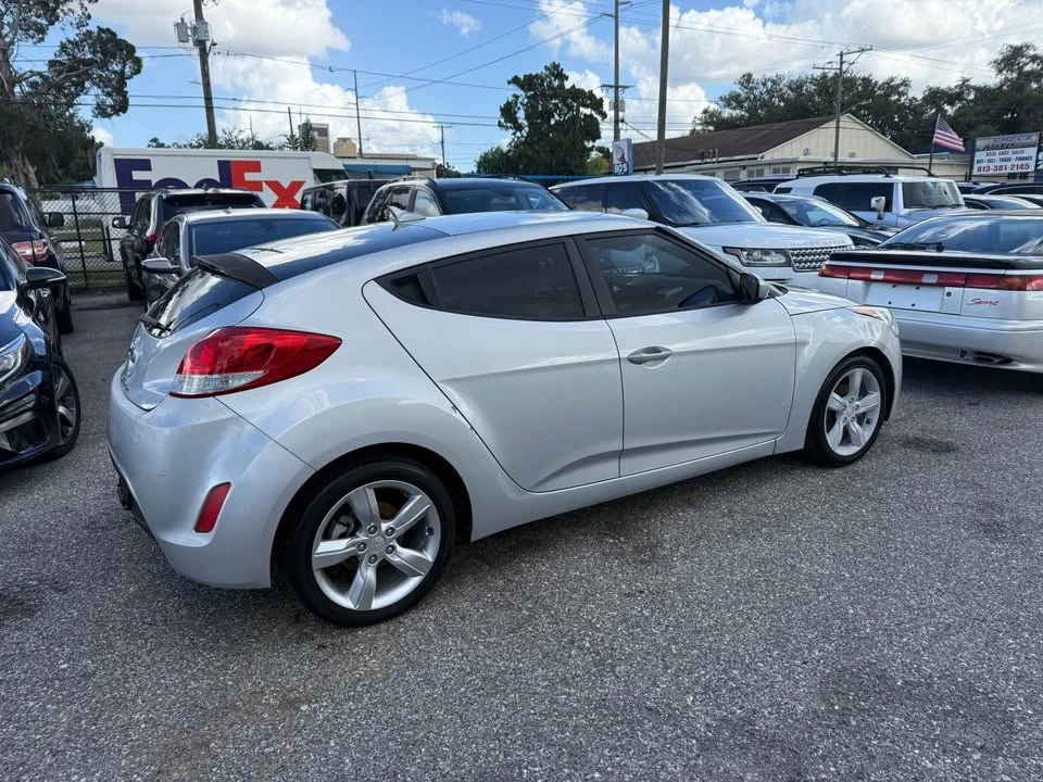 2015 Hyundai Veloster - Image 18 of 20