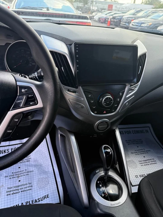2015 Hyundai Veloster - Image 8 of 20