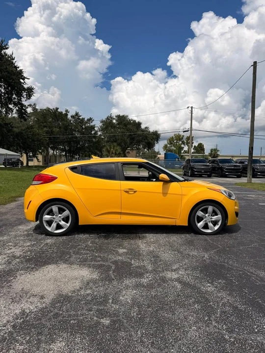 2015 Hyundai Veloster - Image 3 of 10