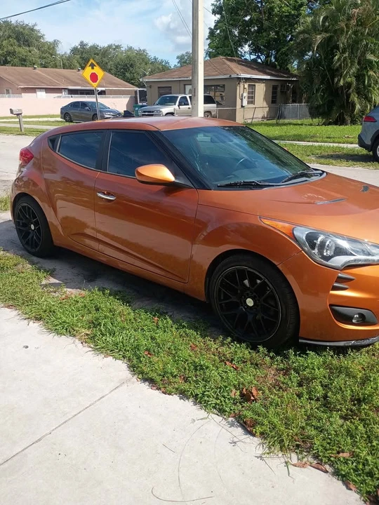 2015 Hyundai Veloster - Image 4 of 14