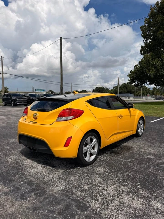 2015 Hyundai Veloster - Image 6 of 10