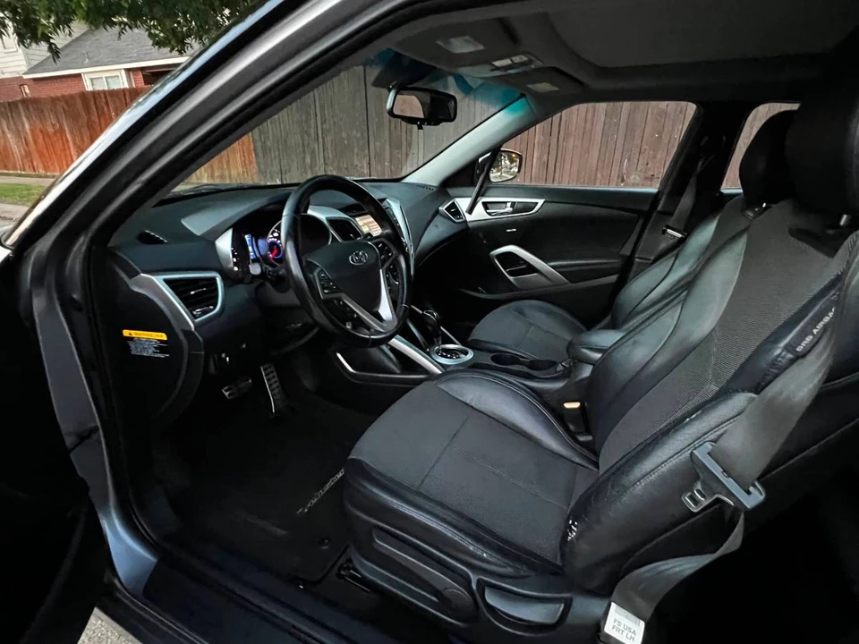 2015 Hyundai Veloster - Image 9 of 12