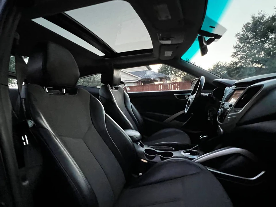 2015 Hyundai Veloster - Image 8 of 12