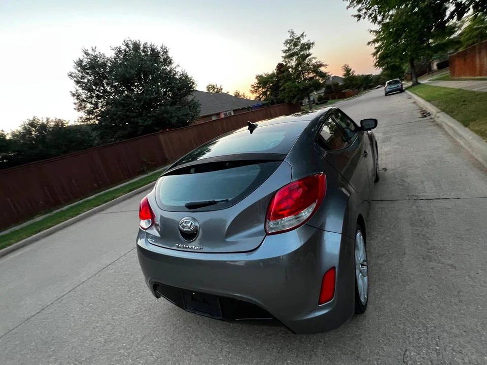 2015 Hyundai Veloster - Image 7 of 12